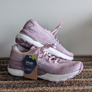 NIB Asics Gel Nimbus 24 Barely Rose / White Women's Size 10.5